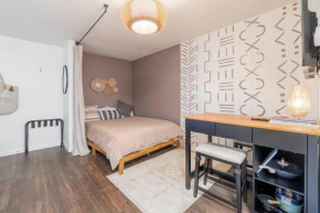 Midtown Getaway: Trendy Studio Heart of Reno Reno